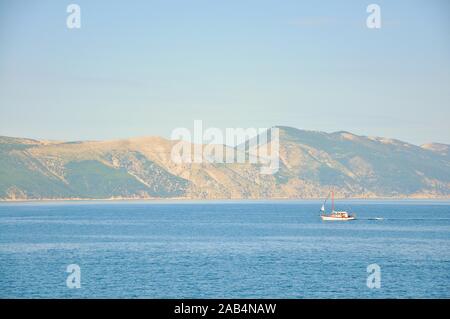 Bateau à voile sur la mer Adriatique Mer ouverte Banque D'Images