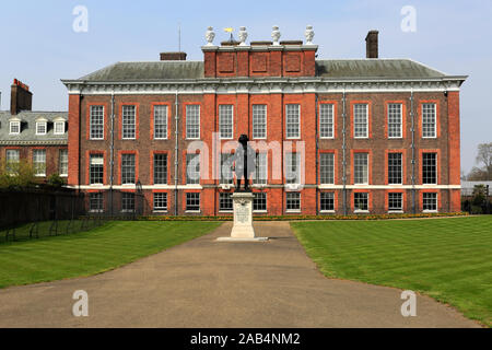 Vue d'été de Kensington Palace, Kensington Gardens, le Royal Borough de Kensington et Chelsea, Londres, Angleterre Banque D'Images