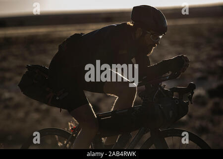 Le vélo dans le désert de l'Afrique du Sud Banque D'Images