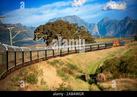 Le Rovos Rail train de luxe voyagez entre Cape Town et de Pretoria en Afrique du Sud de l'Afrique fierté magnifiquement reconstruite Classic train que par formulaire Banque D'Images