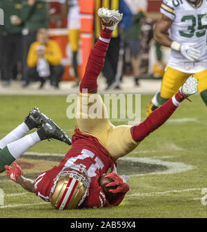 Santa Clara, Californie, États-Unis. 24 Nov, 2019. San Francisco 49ers wide receiver Emmanuel Sanders (17) passer le dimanche, Novembre 24, 2019, au stade de Lévis à Santa Clara, en Californie. Les 49ers défait les packers 37-8. Crédit : Al Golub/ZUMA/Alamy Fil Live News Banque D'Images