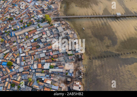Vue aérienne de Joal Fadiouth. Site de l'UNESCO Photo faite par drone depuis au-dessus. Paysages de l'Afrique. Banque D'Images