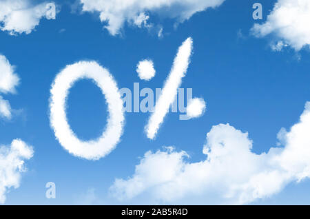 Symbole d'escompte de 0  % les nuages dans le ciel bleu Banque D'Images