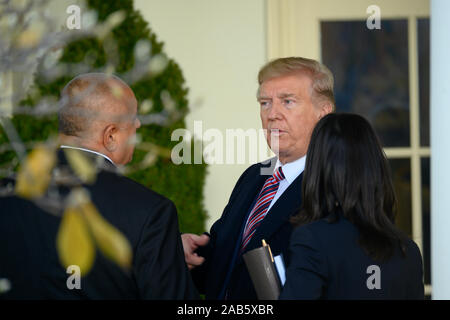 Washington, District de Columbia, Etats-Unis. 25Th Nov, 2019. Le Président des Etats-Unis, Donald J. Trump se félicite le Premier Ministre bulgare Boyko Borissov à la Maison Blanche. Credit : Erin Scott/CNP Crédit : Erin Scott/CNP/ZUMA/Alamy Fil Live News Banque D'Images