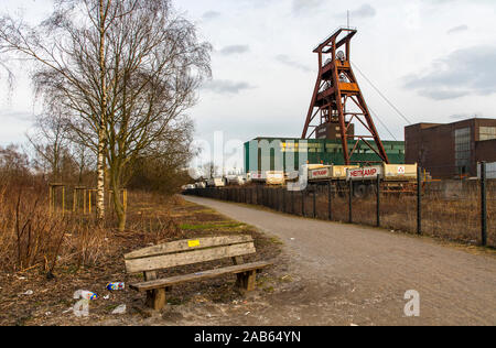 Fosse Double châssis de l'ancienne mine de Pluton, à Herne, aujourd'hui d'une zone industrielle, Banque D'Images