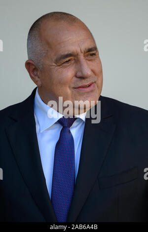 Le Premier ministre bulgare Boyko Borissov s'adresse aux journalistes tout en étant accueilli à la Maison Blanche par le président des États-Unis, M. Donald J. Trump. Credit : Erin Scott/CNP /MediaPunch Banque D'Images