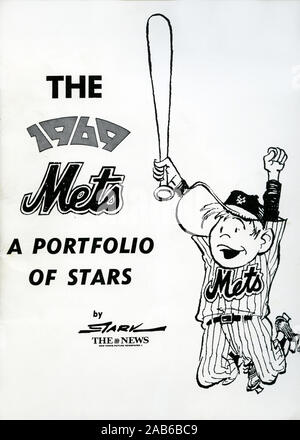 Cas de portefeuille des dessins au fusain en noir et blanc reproduites comme des portraits souvenirs 1969 New York Mets équipe qui a remporté le World Series by artist Stark et publié comme un portefeuille de souvenirs par la nouvelle de New York. Banque D'Images
