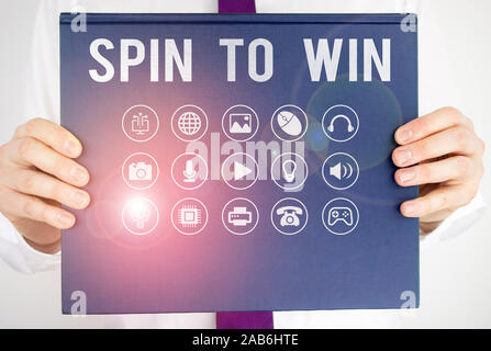 Signe texte montrant Spin to Win. Photo d'affaires mettant en vedette Tentez votre chance Fortune Casino Gambling Jeux de Loterie Risque Banque D'Images