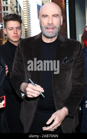 New York, NY, USA. 25Th Nov, 2019. John Travolta à construire dans la ville de New York le 25 novembre 2019. Credit : Rw/media/Alamy Punch Live News Banque D'Images