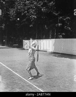 Joueur de tennis féminin dans les années 20 ca. 1928 Banque D'Images