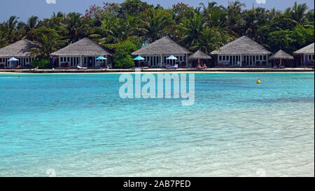 Beach Bungalows, Cannelle Dhonveli Island, North Male Atoll, Maldives Banque D'Images