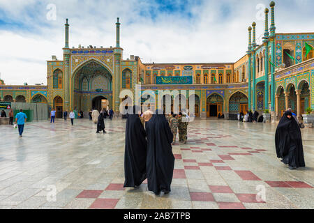 Pèlerins, Hazrat-e Masumeh, sanctuaire de Fatima al-Masumeh, Qom, Iran, Moyen-Orient Banque D'Images