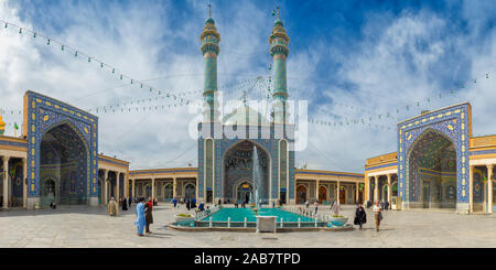 Mosquée Azam, sanctuaire de Fatima al-Masumeh soeur de huitième imam Reza et fille du septième Imam Musa al-Kadhim, Qom, Iran, Moyen-Orient Banque D'Images