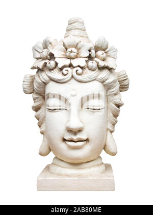 Eine schoene Buddha-Skulptur vor weissem Hintergrund Banque D'Images