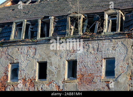 15 octobre 2019, Saxe, Meissen : les ruines d'un ancien bâtiment résidentiel peut être vu dans la vieille ville. Photo : Jens Büttner/dpa-Zentralbild/ZB Banque D'Images