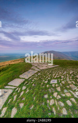 Rushup Edge vue de Mam Tor, sommet de la vallée de l'espoir, Edale, Peak District, Derbyshire, Angleterre, Royaume-Uni, Europe Banque D'Images