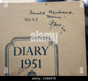 Journal de l'ancien espion soviétique KGB Don Maclean parmi les quelque 1,2 million de dossiers conservés dans les archives du ministère des Affaires étrangères et du Commonwealth à Hanslope Park près de Milton Keynes Buckinghamshire en raison d être transmis aux Archives nationales de Kew près de Londres. Banque D'Images