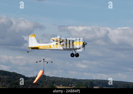 Skywagon Cessna 180K N2530K Banque D'Images