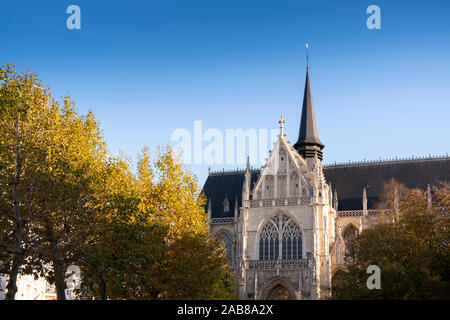 Église Notre Dame du Sablon ou Notre Dame du Sablon à Bruxelles, sur une journée ensoleillée d'automne. Banque D'Images
