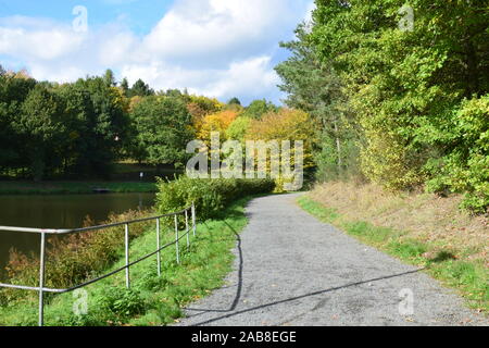 Heilbachsee réservoir dans Gunderath, Eifel Banque D'Images