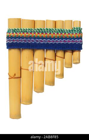 Flûte de Pan isolé sur fond blanc Banque D'Images