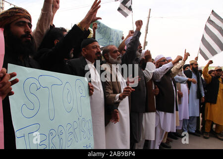 Peshawar, Pakistan. 25Th Nov, 2019. Jamiat islamiste Ulema-e-Islam (JUI-F) district Peshawar pour protester contre l'homme qui profana Saint Coran en Norvège en mode route. (Photo de Hussain Ali/Pacific Press ) Crédit : Pacific Press Agency/Alamy Live News Banque D'Images