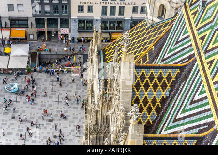 Vue depuis la tour nord de Stephansdom (cathédrale St Stephan), Vienne, Autriche. Banque D'Images