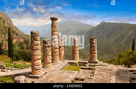 Coloums dorique de Delphes Temple d'Apollon. et les ruines de site archéologique de Delphes, Delphi, Grèce Banque D'Images