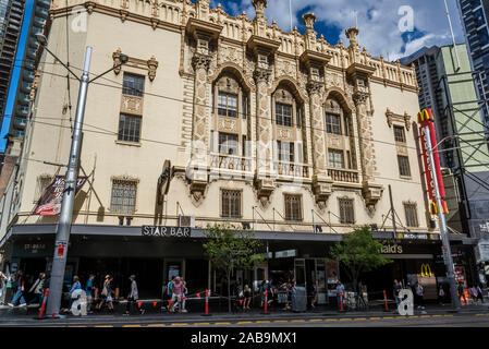 Ancien Théâtre Plaza à Sydney, un bâtiment historique classé conçu par Eric Heath dans les années 1930, abrite maintenant Star Bar, George Street, Sydney, Australie Banque D'Images