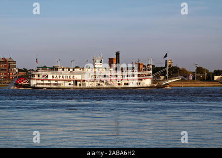 ; Steamboat Natchez, Mississippi River ; croisière locale ; l'eau, les loisirs, le tourisme, la Nouvelle Orléans ; LA ; USA ; automne ; horizontal Banque D'Images