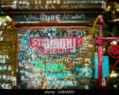 Le Champ de Fraises Gates rendu célèbre par la chanson des Beatles Strawberry Fields Forever, sorti en 1967 Banque D'Images
