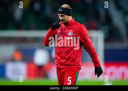 Moscou, Russie. 26 Nov, 2019. Football : Ligue des Champions, Moscou Locomotive - Bayer 04 Leverkusen, phase Groupe, Groupe D, 5e journée dans l'Arène de RZD. Benedikt Höwedes de Moscou de l'échauffement. Crédit : Rolf Vennenbernd/dpa/Alamy Live News Banque D'Images