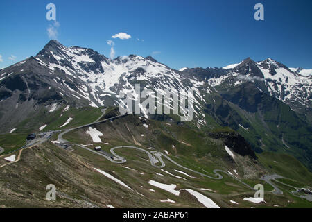 Die Edelweissspitze an der Großglockner Hochalpenstraße. Diese verbindet die beiden als hochalpine Gebirgsstraße österreichischen Bundesländer Salzbur Banque D'Images