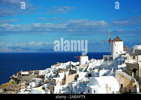 Oia auf der Insel Thera Thira, de l'Oder, ist eine kleine Stadt auf dem giechischen Archipel Santorin auf den istrien. Banque D'Images