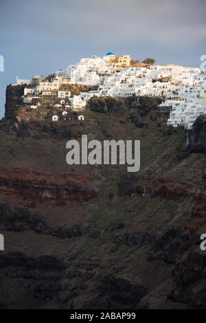 Fira, auf der Insel Thira oder Thera, ist eine kleine Stadt auf dem giechischen Archipel Santorin auf den istrien. Banque D'Images