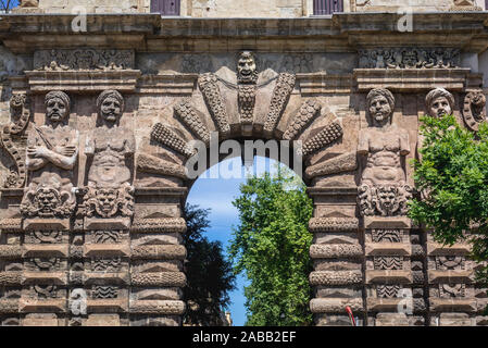 Telamones sculptures de Porta Nuova - porte monumentale de l'enceinte historique de la ville de Palerme, ville d'Italie, capitale de la région autonome de Sicile Banque D'Images