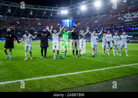 Moscou, Russie. 26 Nov, 2019. Football : Ligue des Champions, Moscou Locomotive - Bayer 04 Leverkusen, phase Groupe, Groupe D, 5e journée dans l'Arène de RZD. L'équipe de Leverkusen est heureux de la 2:0. Crédit : Rolf Vennenbernd/dpa/Alamy Live News Banque D'Images