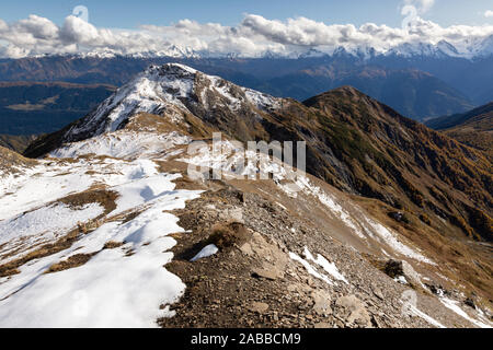 Paysage montagneux du Caucase Central de picks Haute Svanétie, en Géorgie. Banque D'Images