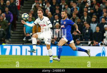 Londres, Royaume-Uni. 26 novembre, 2019. Londres, Royaume-Uni. 26 Nov, 2019. Tottenham Hotspur's Christian Eriksen au cours de ligue de champion Groupe B entre Tottenham Hotspur et l'Olympiakos à Tottenham Hotspur Stadium, Londres, Angleterre le 26 novembre 2019 : Crédit photo Action Sport/Alamy Live News Banque D'Images