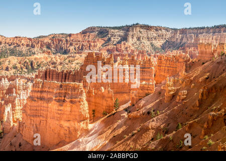 Dans les cheminées majestueuses Bryce Canyon, Utah Banque D'Images