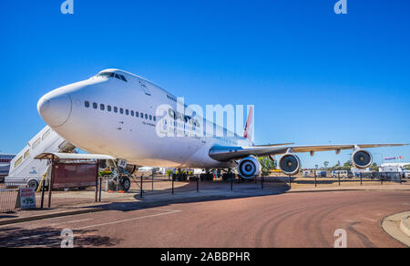 Avion sur la pièce au Musée Qantas fondateurs Outback dans Longreach, Queensland, Australie de l'Ouest Centrale Banque D'Images