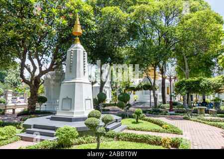 Mausolée en Sathitmahasimaram Ratchaworawihan Ratchabophit Wat, Bangkok, Thaïlande Banque D'Images