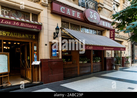 BUENOS AIRES, ARGENTINE - 7 avril : cafe tortoni a un café dans le notables avenida de Mayo a ouvert dans le 1858, la plus ancienne de la ville, le 7 avril 2008 je Banque D'Images