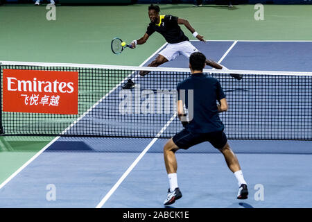 Joueur de tennis professionnel Croate Mate Pavic et joueur de tennis professionnel brésilien Bruno Soares concourir contre joueur de tennis français Banque D'Images