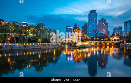 Jia Xiu Pavilion, une attraction touristique locale, a terminé sa rénovation et attirer l'attention en raison de sa belle apparence, au sud-ouest de la ville de Guiyang Ch Banque D'Images