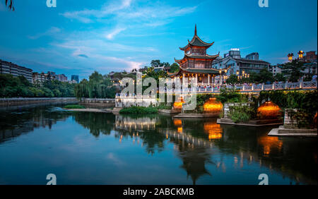Jia Xiu Pavilion, une attraction touristique locale, a terminé sa rénovation et attirer l'attention en raison de sa belle apparence, au sud-ouest de la ville de Guiyang Ch Banque D'Images