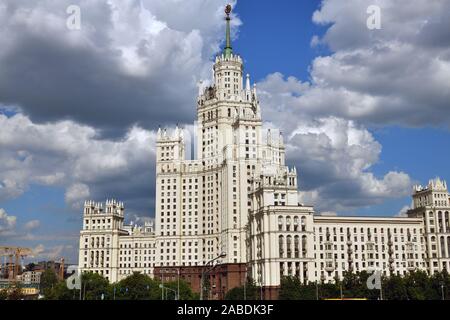 Moscou, Russie - 02 juin. 2019. Célèbre gratte-ciel sur le remblai de Kotelnicheskaya Banque D'Images