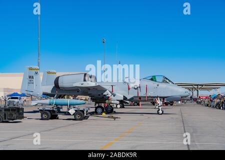 Las Vegas, NOV 17 : République Fairchild A-10 Thunderbolt II en démo USAF Air show à Nellis Air Force Base le Nov 17, 2019 à Las Vegas, Nevada Banque D'Images