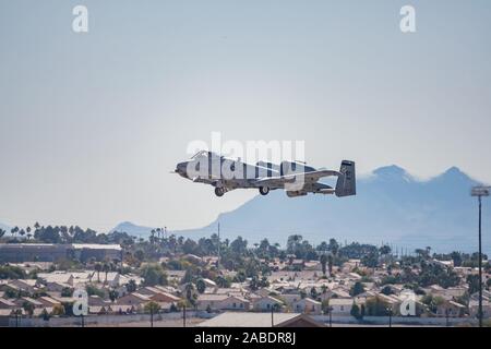 Las Vegas, NOV 17 : République Fairchild A-10 Thunderbolt II en démo USAF Air show à Nellis Air Force Base le Nov 17, 2019 à Las Vegas, Nevada Banque D'Images