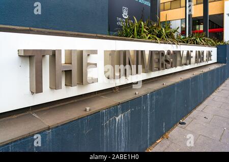 Adelaide, Australie - Novembre 10, 2017 : l'Université d'Adélaïde sign Banque D'Images